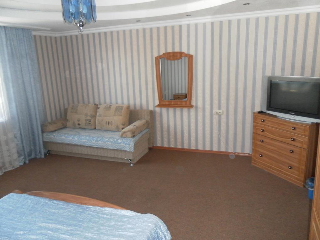 Guest House Svoyaky Gomel Habitación foto